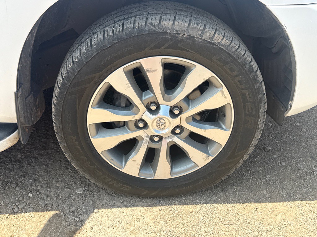 2011 Toyota Sequoia Image 7