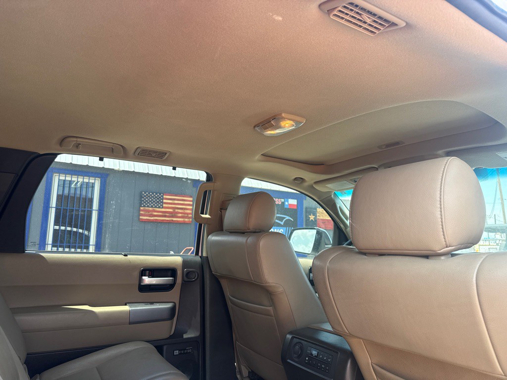 2011 Toyota Sequoia Image 10