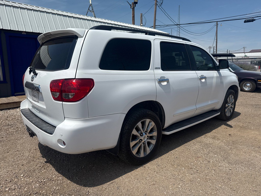 2011 Toyota Sequoia Image 12