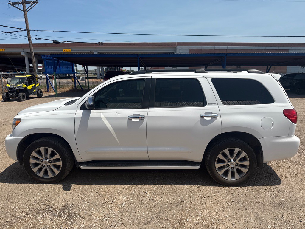 2011 Toyota Sequoia Image 19