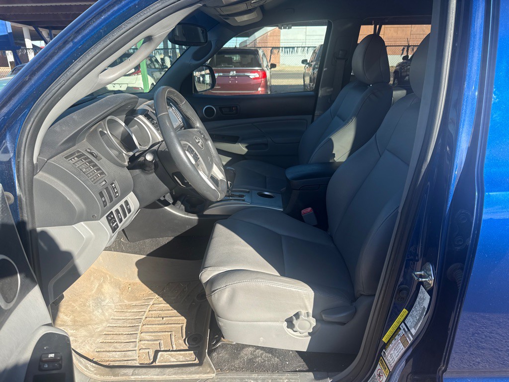 2014 Toyota Tacoma Image 19