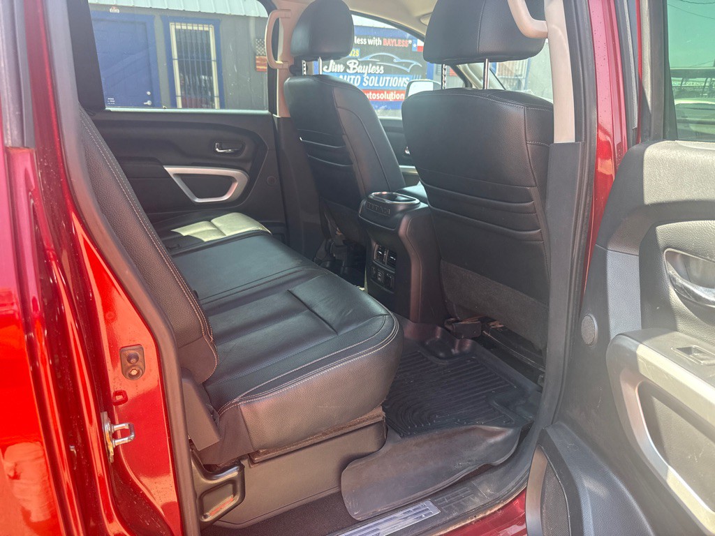 2019 Nissan Titan Image 11