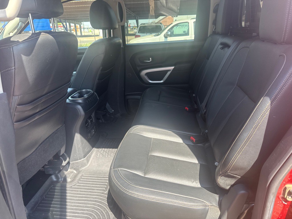 2019 Nissan Titan Image 19