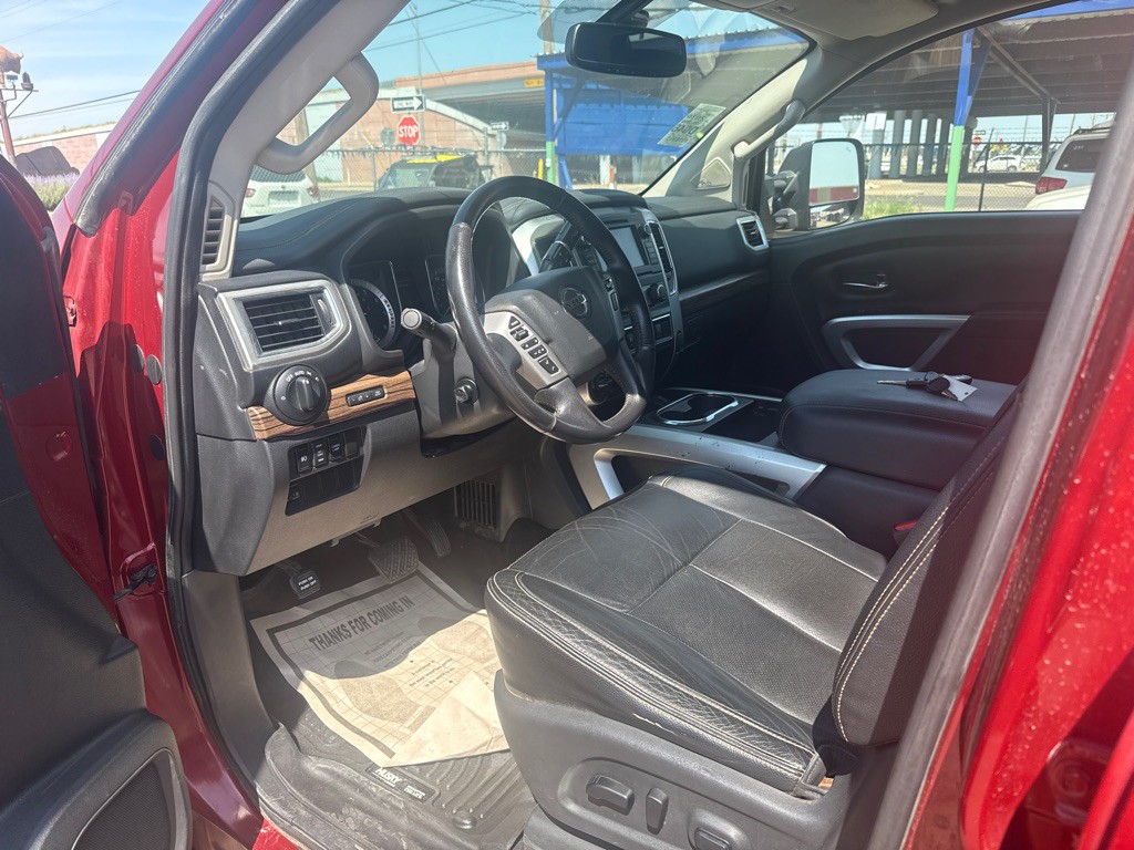 2019 Nissan Titan Image 21