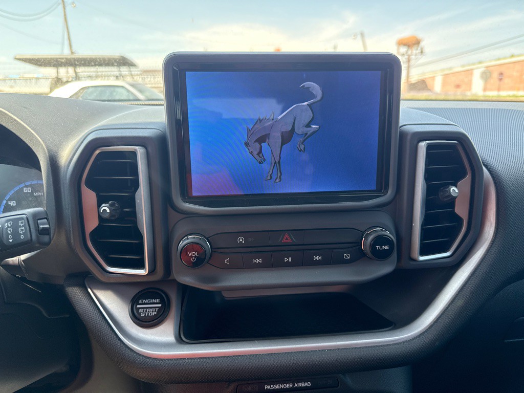 2022 Ford Bronco Image 28