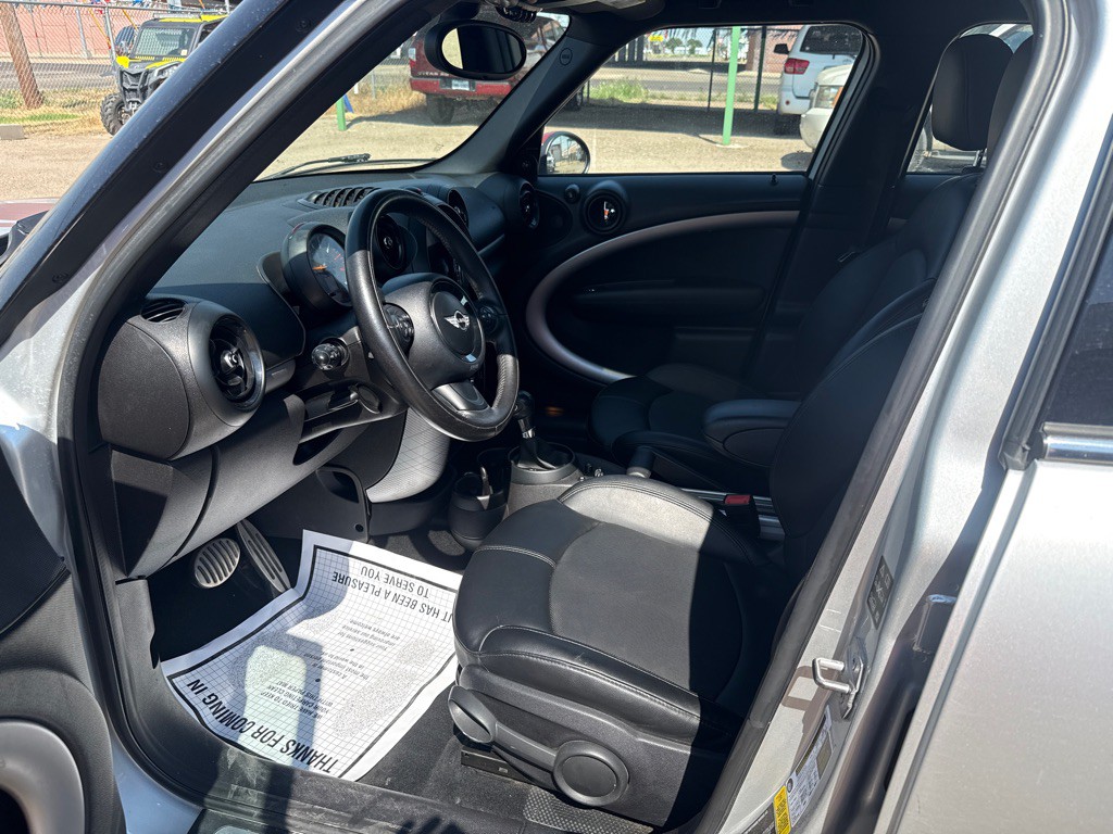 2016 MINI Cooper Image 15
