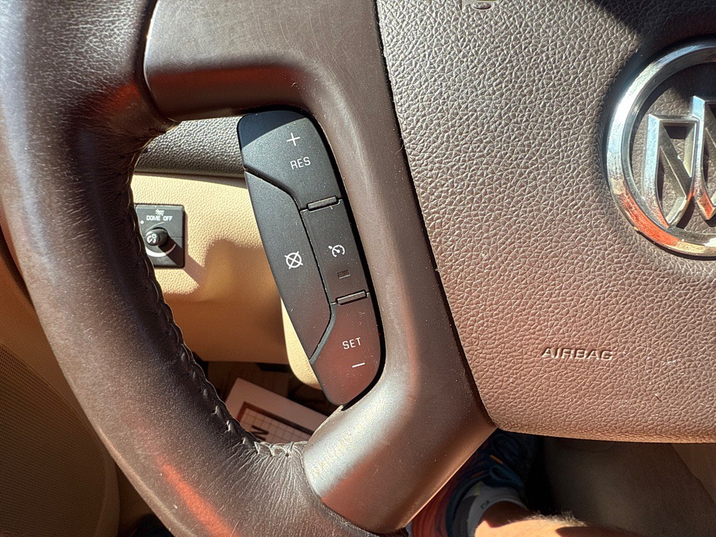 2011 Buick Enclave Image 17