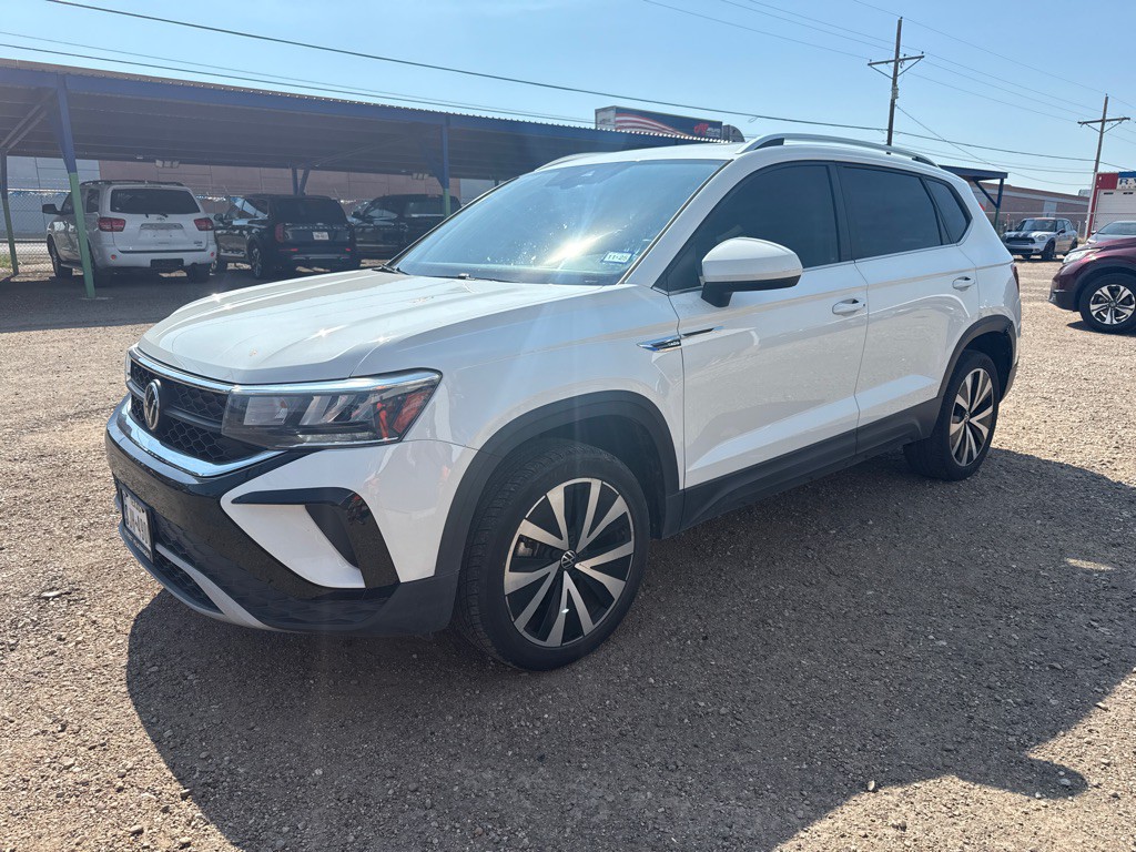 2022 Volkswagen Taos Image 1