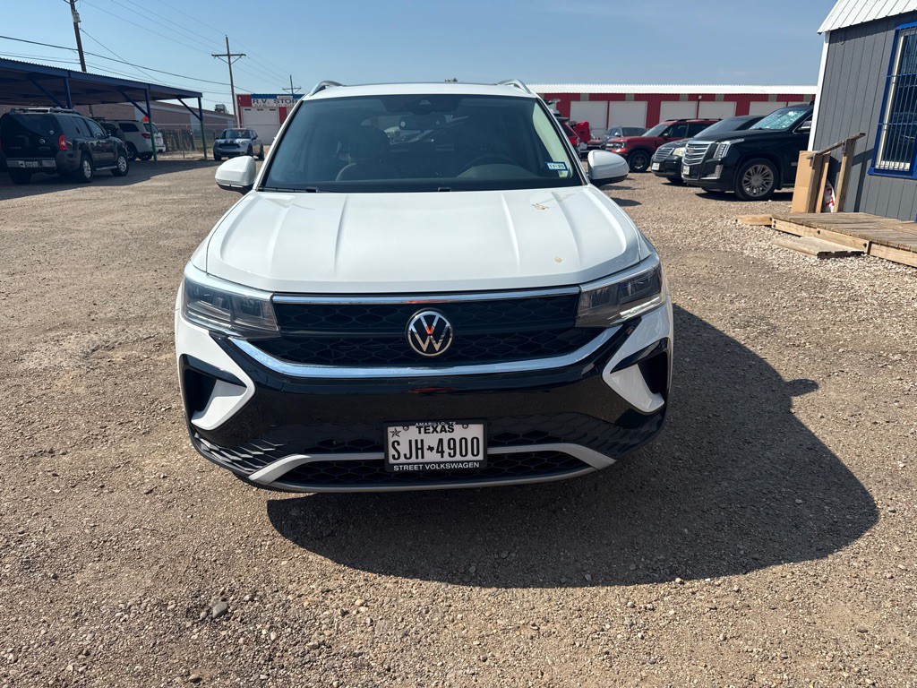 2022 Volkswagen Taos Image 3