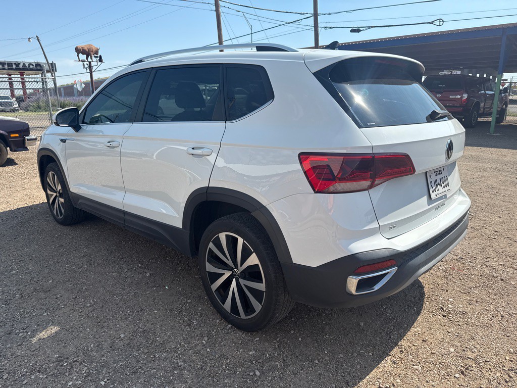 2022 Volkswagen Taos Image 14