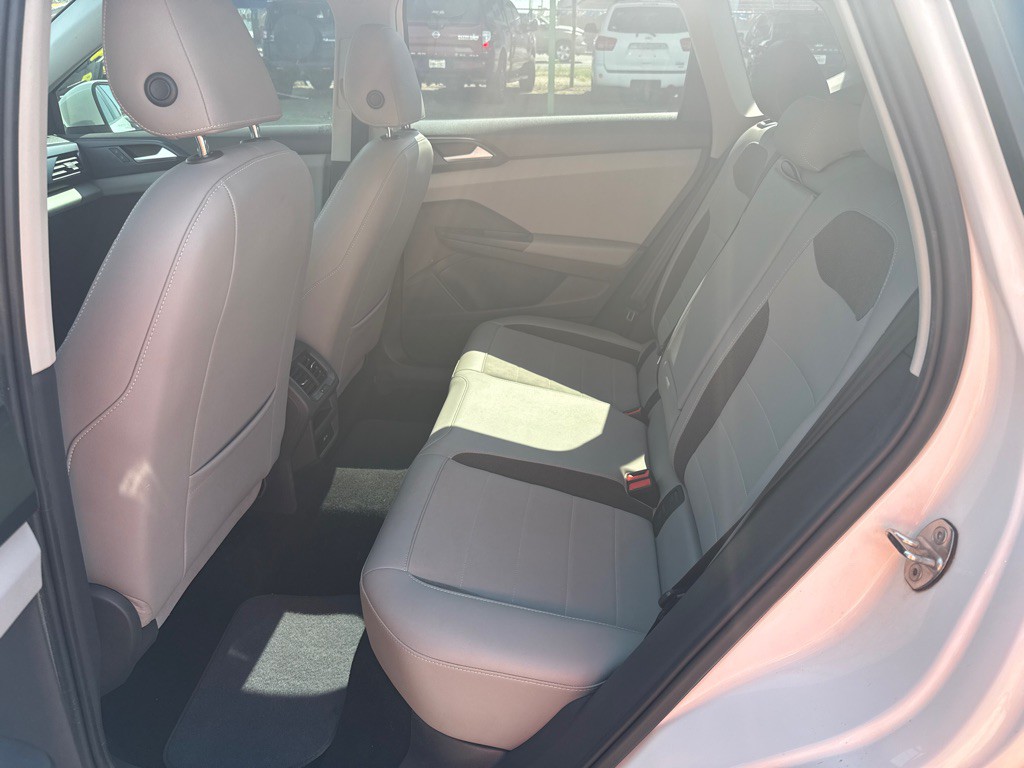2022 Volkswagen Taos Image 16