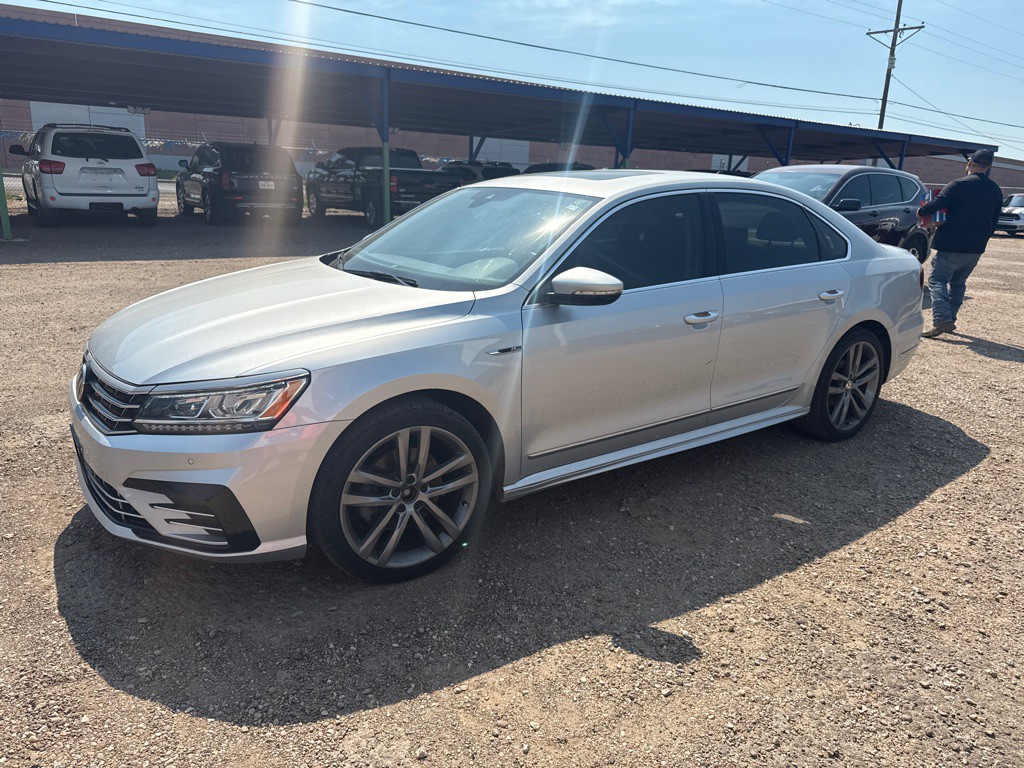 2019 Volkswagen Passat Image 1