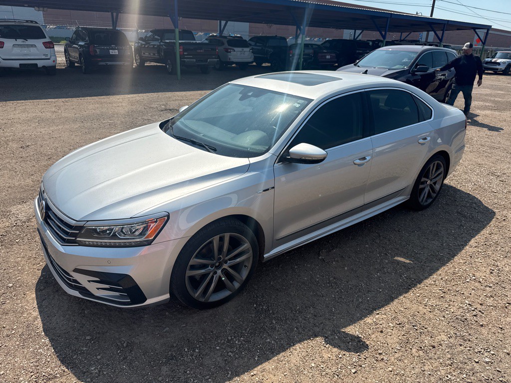 2019 Volkswagen Passat Image 2