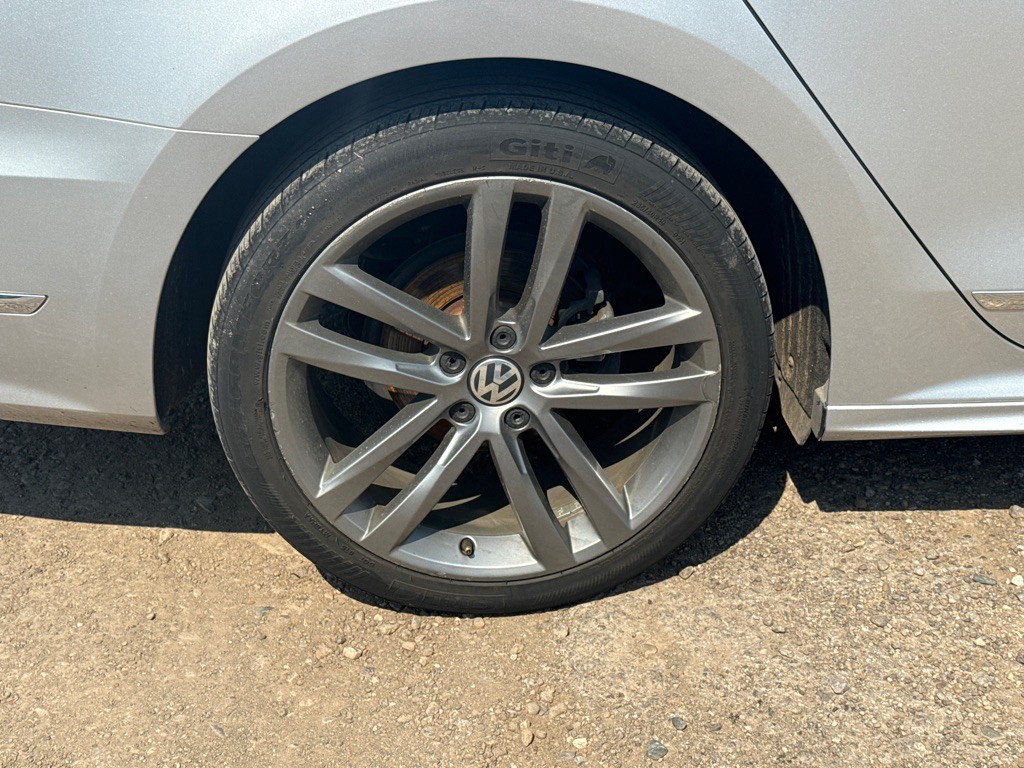 2019 Volkswagen Passat Image 7