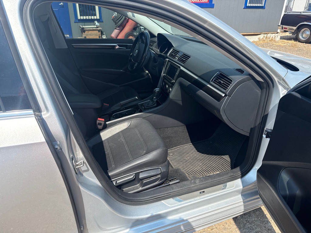 2019 Volkswagen Passat Image 9