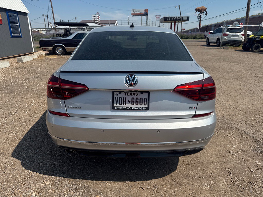 2019 Volkswagen Passat Image 11