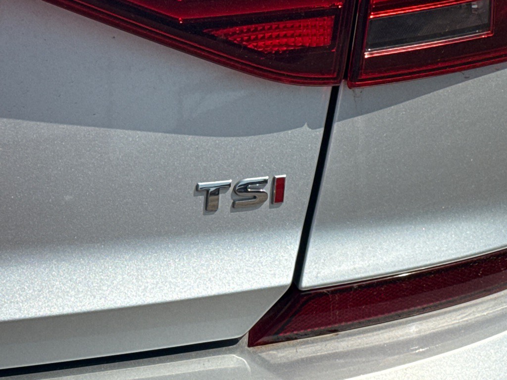 2019 Volkswagen Passat Image 12