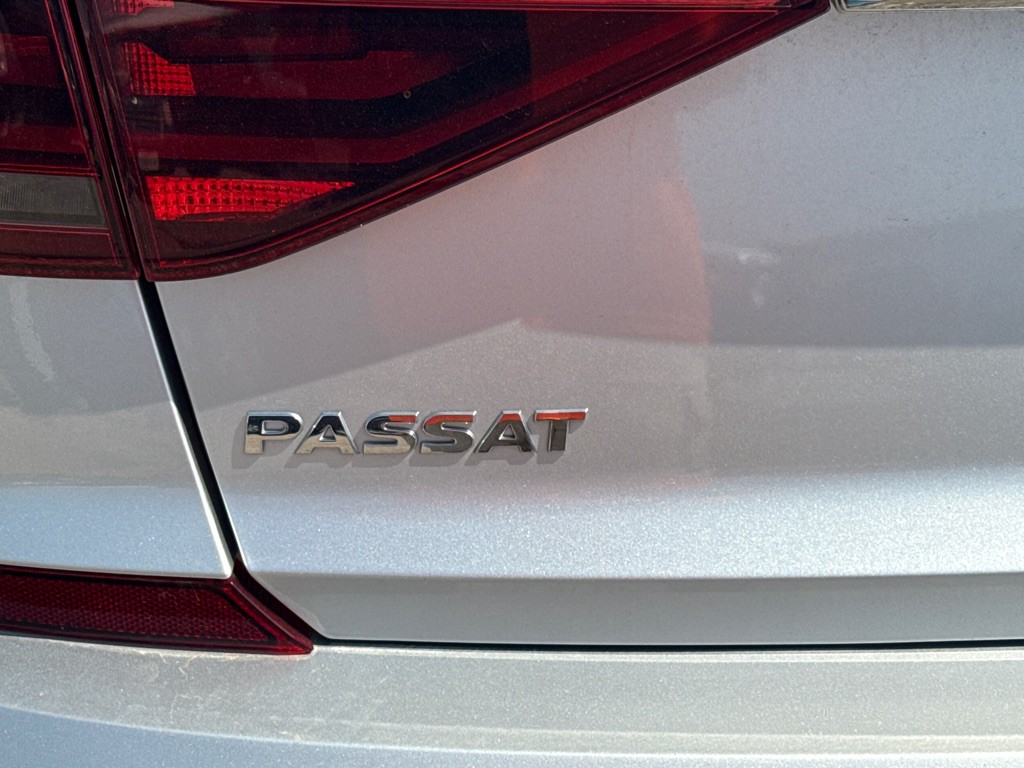 2019 Volkswagen Passat Image 13
