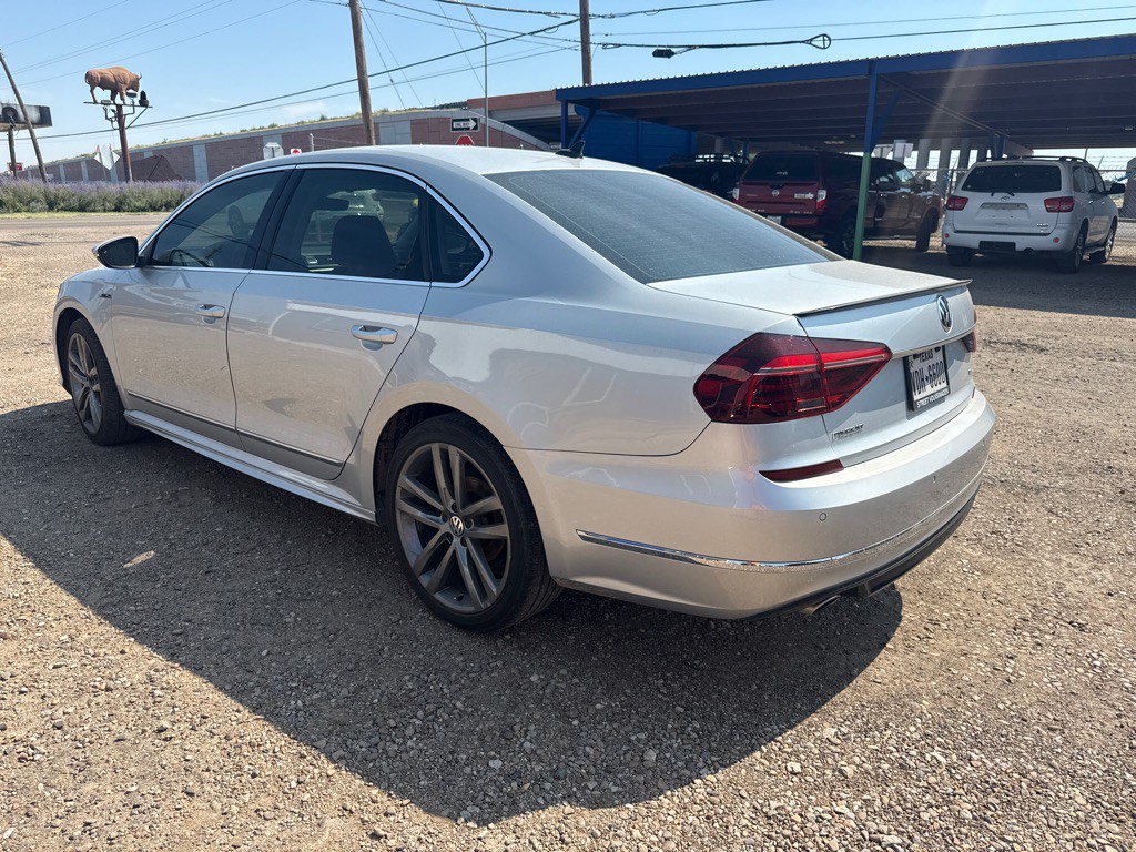 2019 Volkswagen Passat Image 14