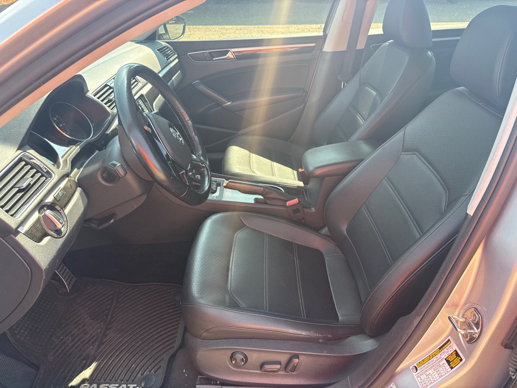 2019 Volkswagen Passat Image 20
