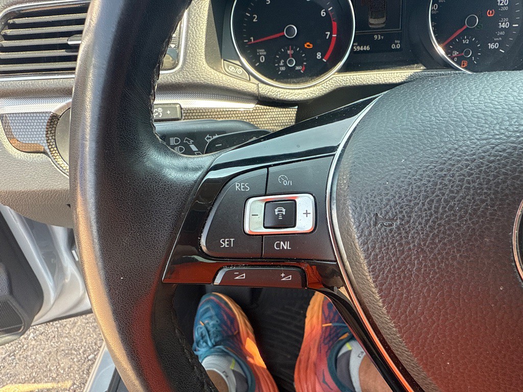 2019 Volkswagen Passat Image 24