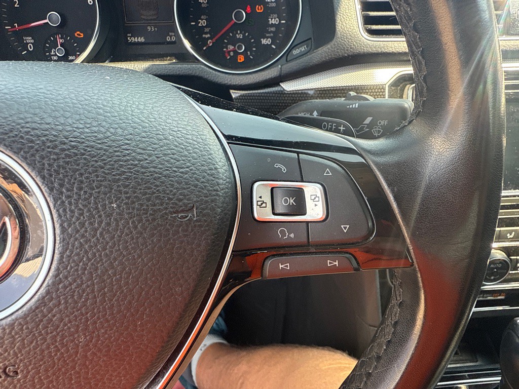 2019 Volkswagen Passat Image 25