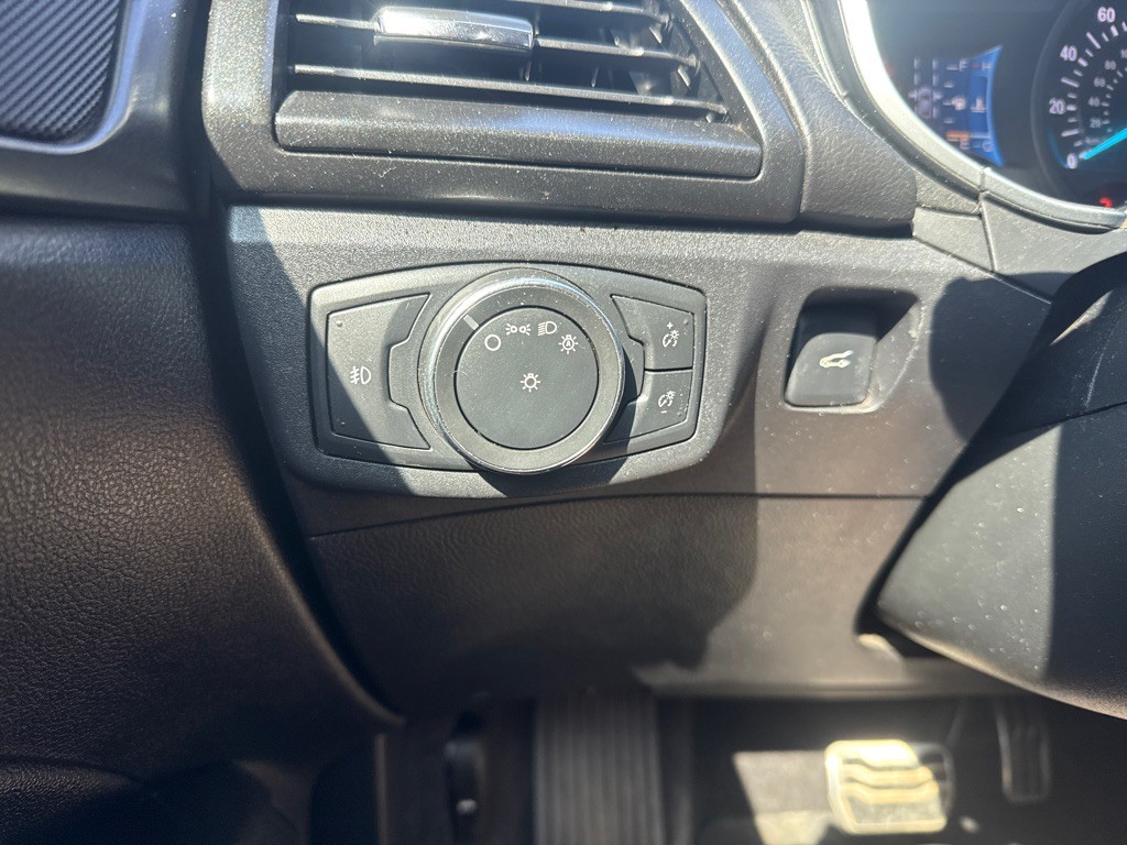 2017 Ford Fusion Image 24