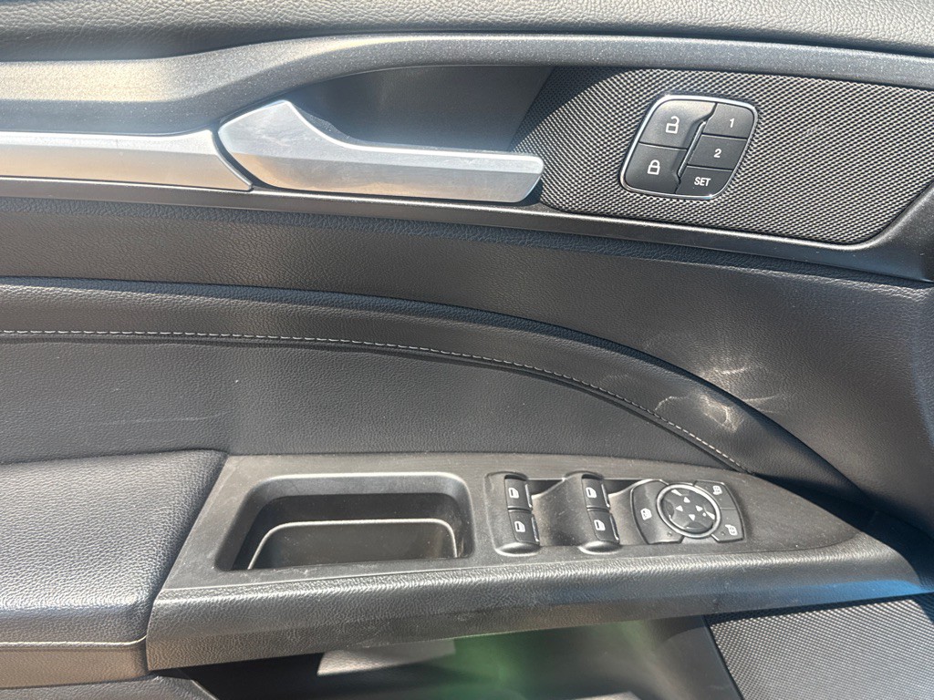 2020 Ford Fusion Image 19