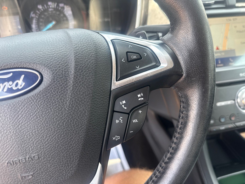2020 Ford Fusion Image 24