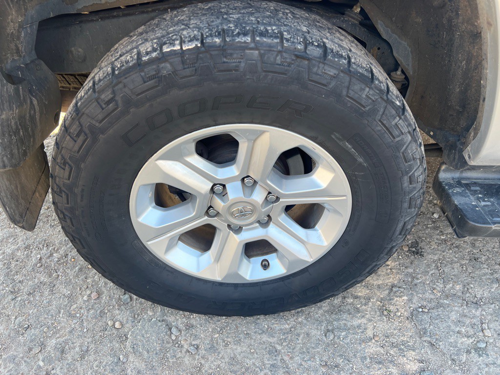 2019 Toyota 4Runner Image 6