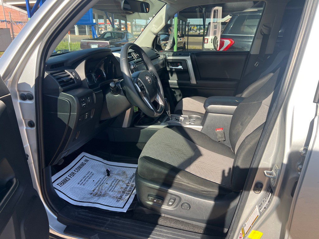 2019 Toyota 4Runner Image 14