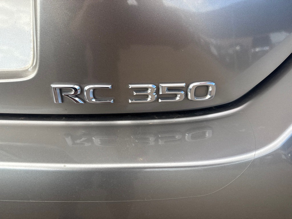 2015 Lexus RC Image 16