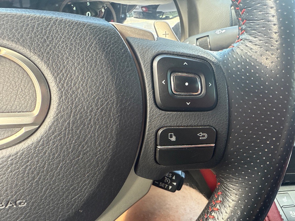 2015 Lexus RC Image 30