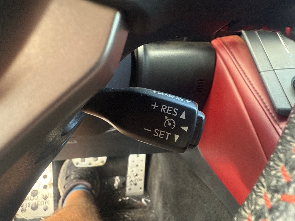 2015 Lexus RC Image 32