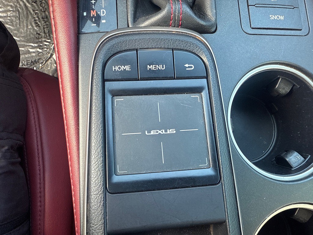 2015 Lexus RC Image 38