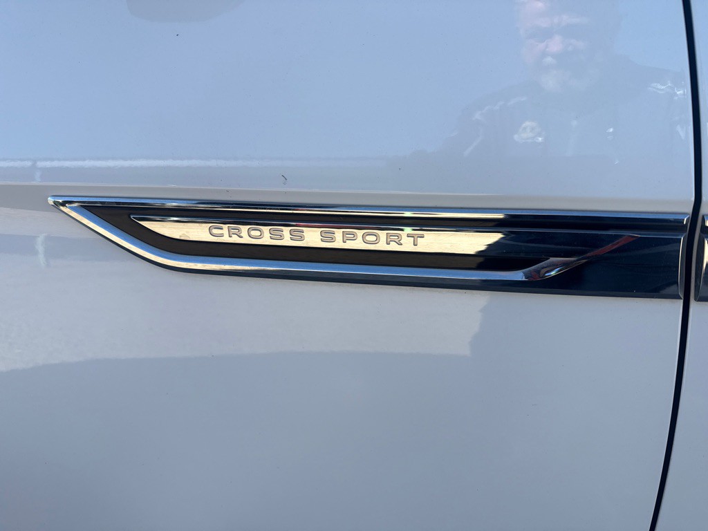 2020 Volkswagen Atlas Cross Sport Image 7