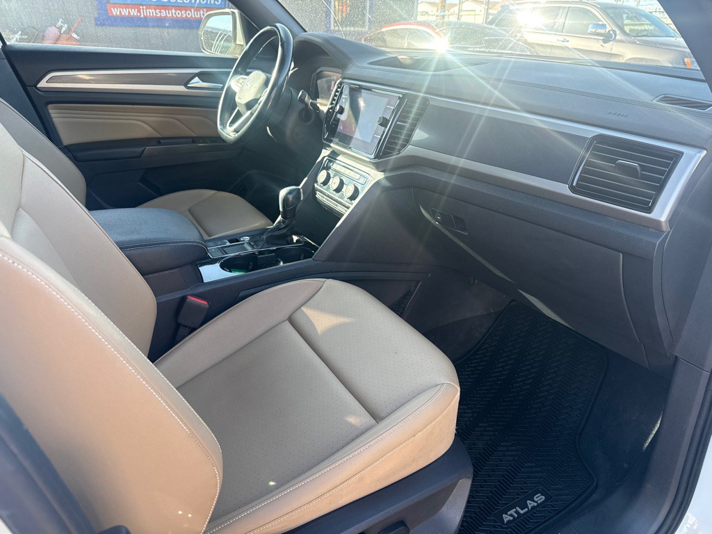 2020 Volkswagen Atlas Cross Sport Image 11
