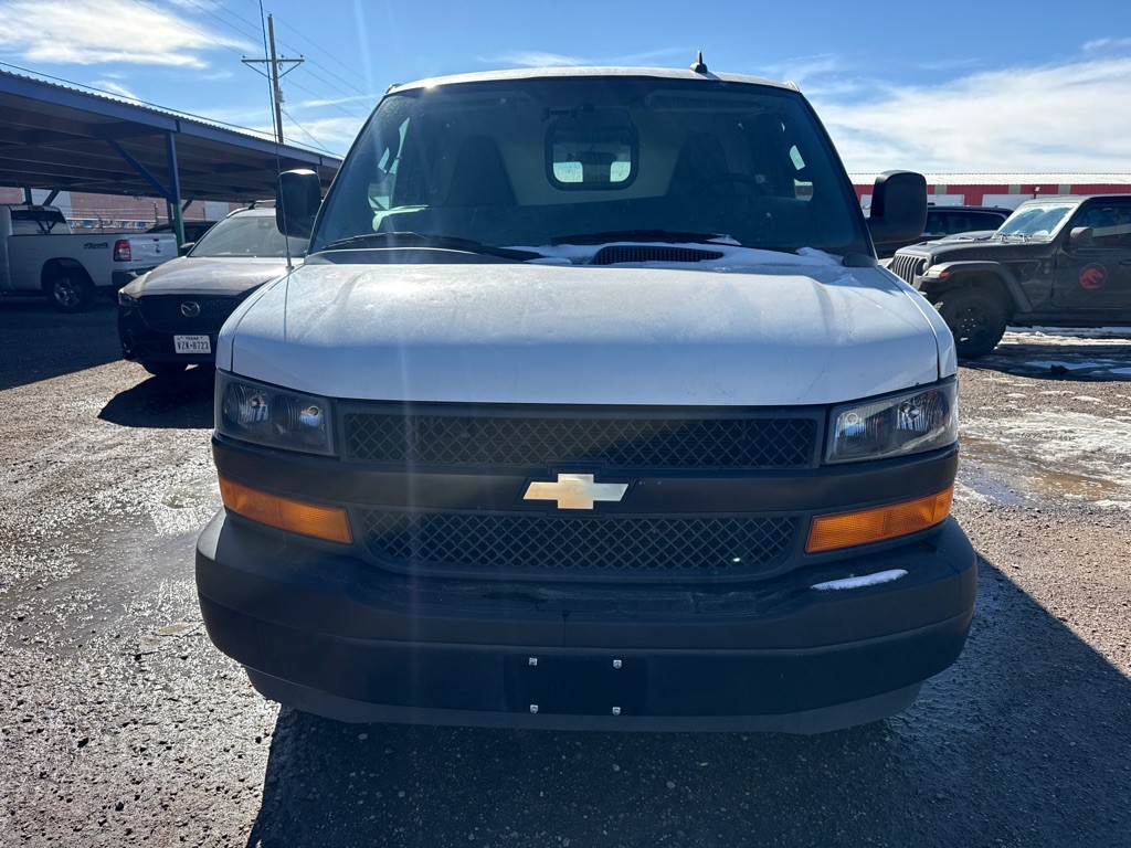 2018 Chevrolet Express Image 3