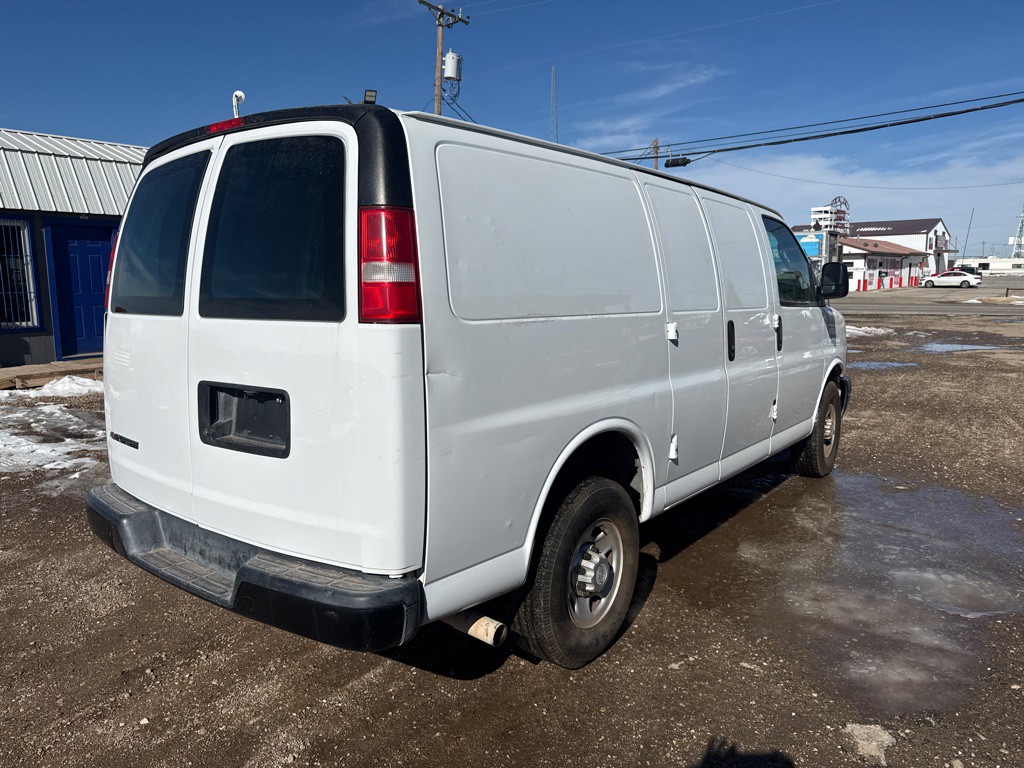 2018 Chevrolet Express Image 7