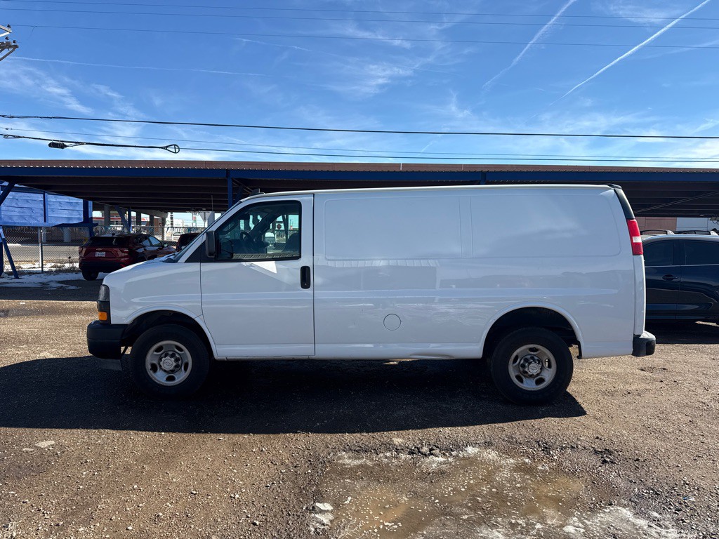 2018 Chevrolet Express Image 10