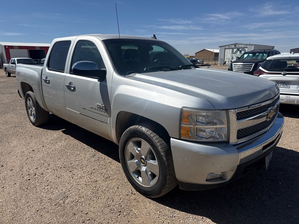 2011 Chevrolet Silverado 1500 Image 3