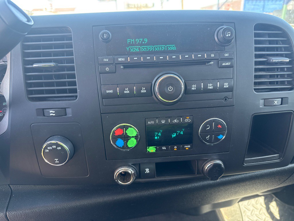 2011 Chevrolet Silverado 1500 Image 18