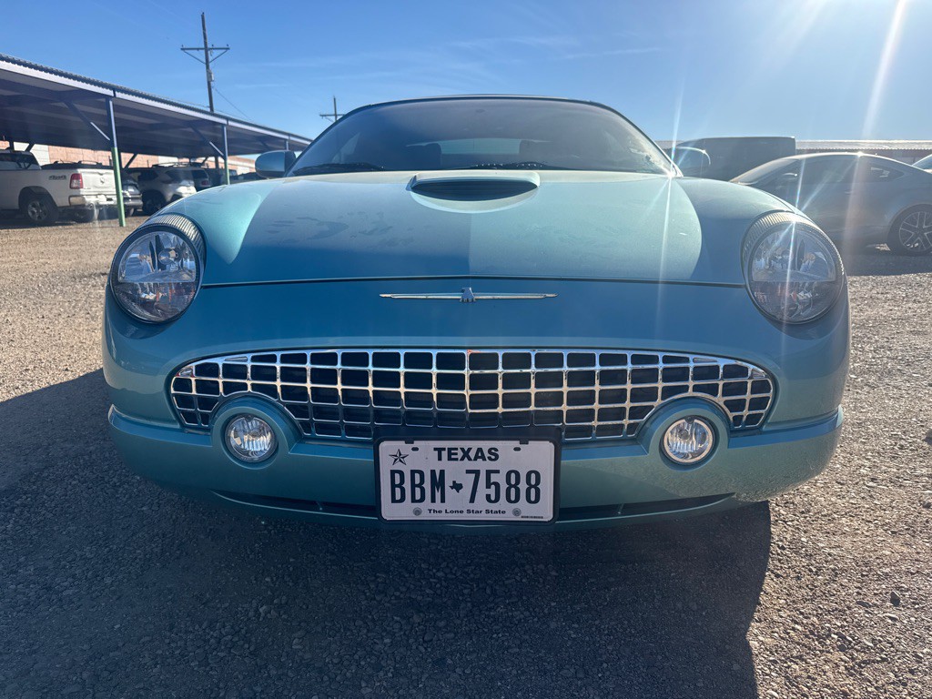 2002 Ford Thunderbird Image 4