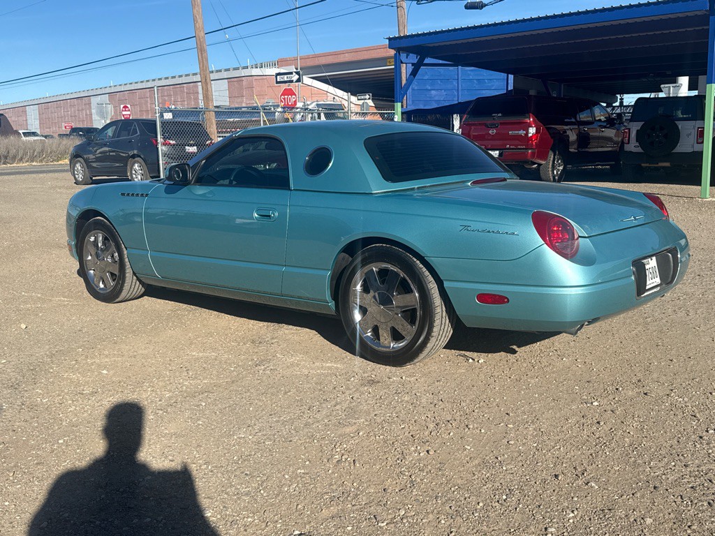 2002 Ford Thunderbird Image 15