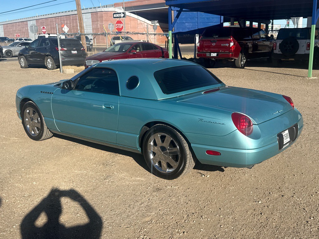 2002 Ford Thunderbird Image 16
