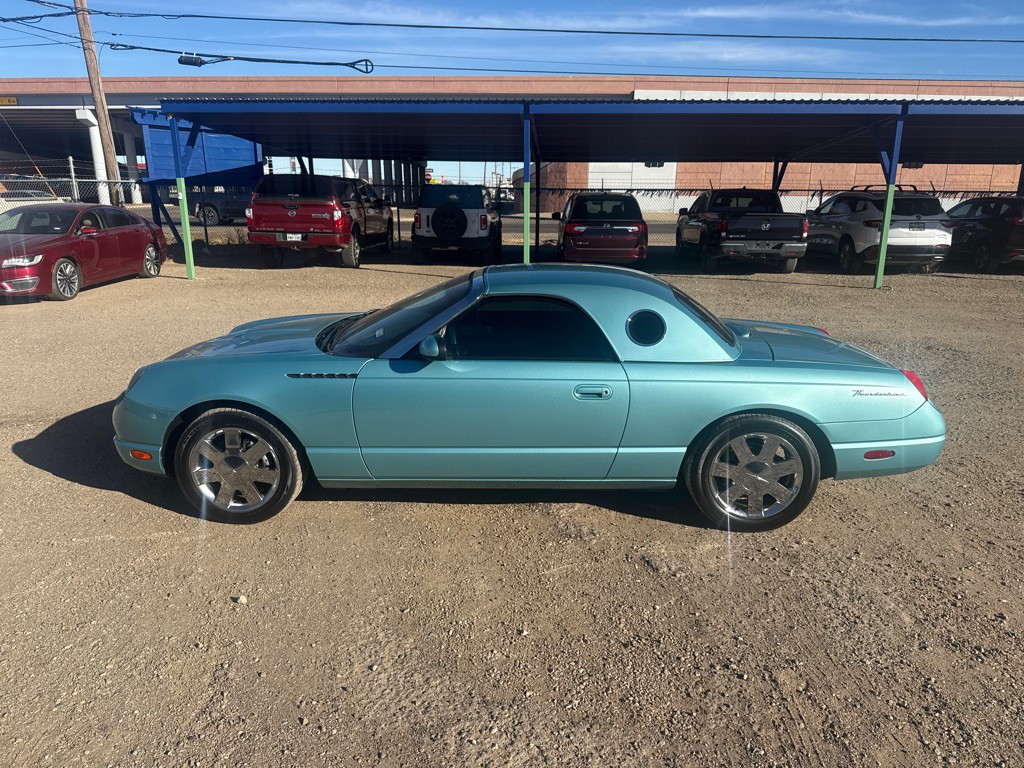 2002 Ford Thunderbird Image 18