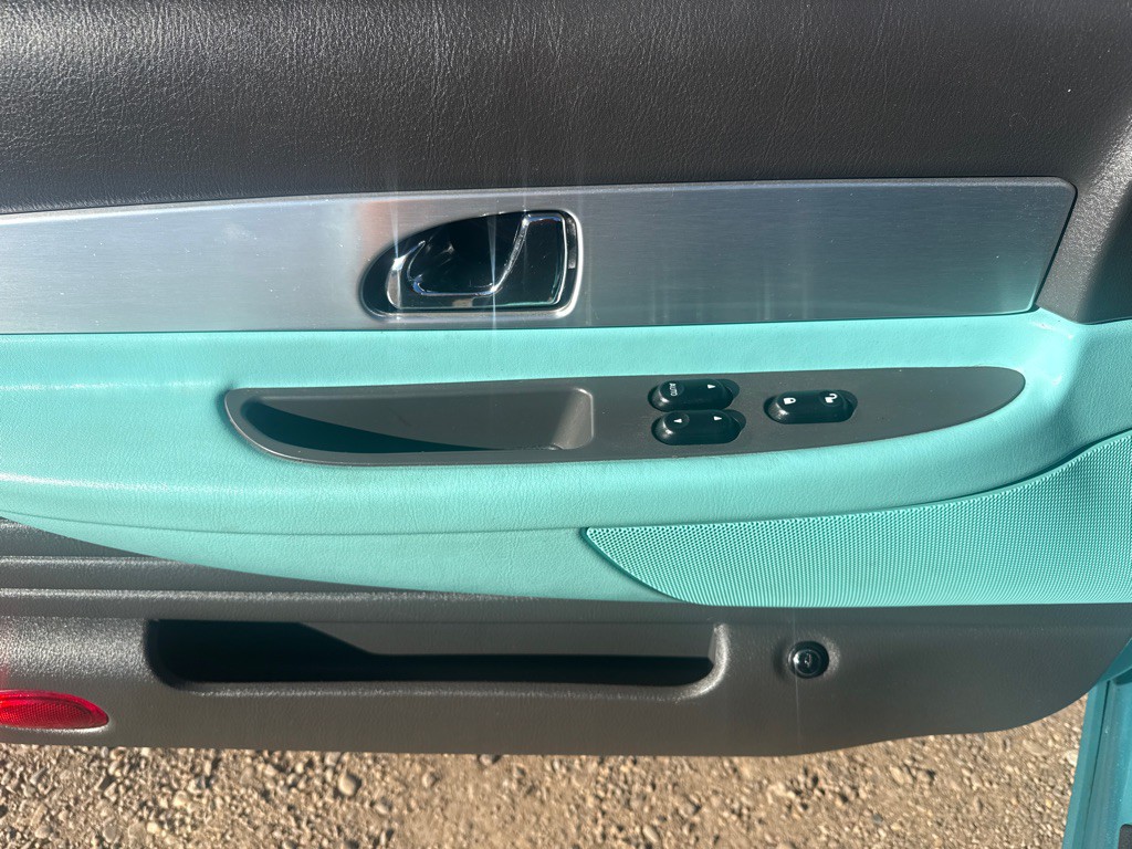 2002 Ford Thunderbird Image 19