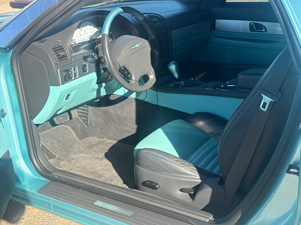 2002 Ford Thunderbird Image 21