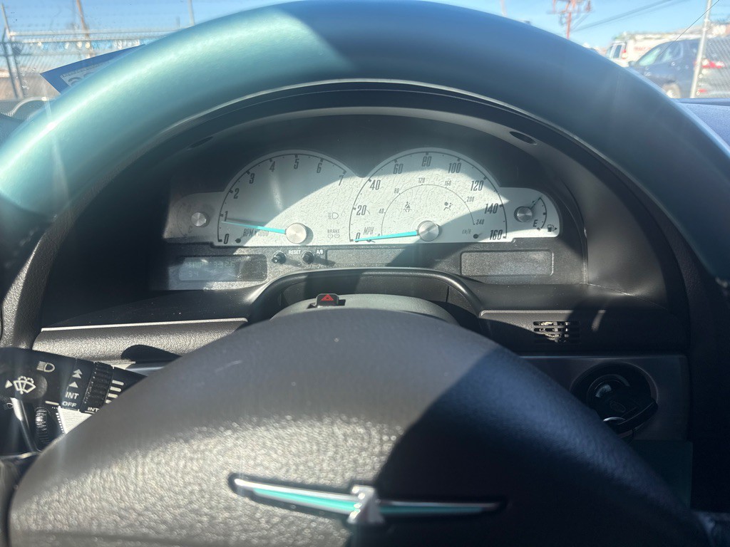 2002 Ford Thunderbird Image 22