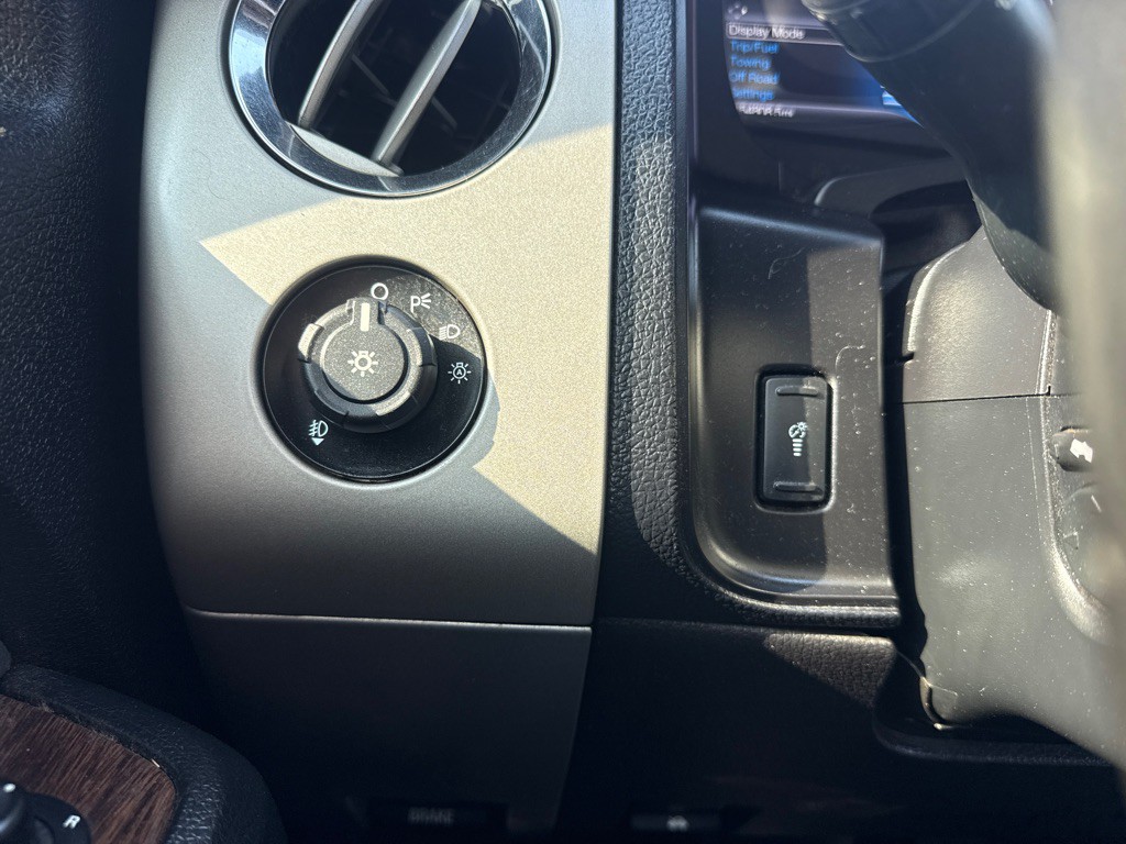 2015 Ford Expedition Image 24